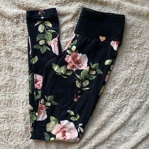 CUTE BOOTY LOUNGE Lifestyle Legging, Medium